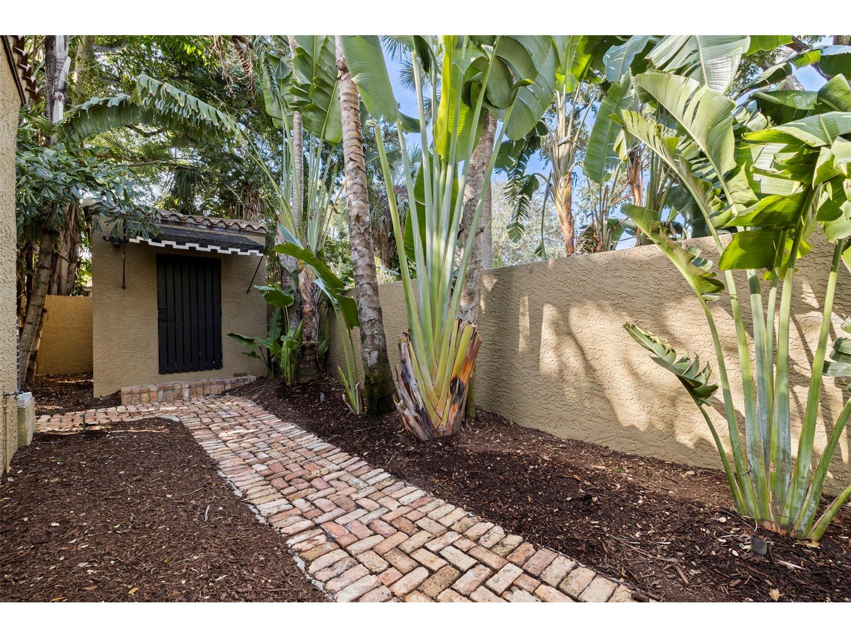 808 Brightwaters Boulevard NE Saint Petersburg FL 33704 TB8452744 image33