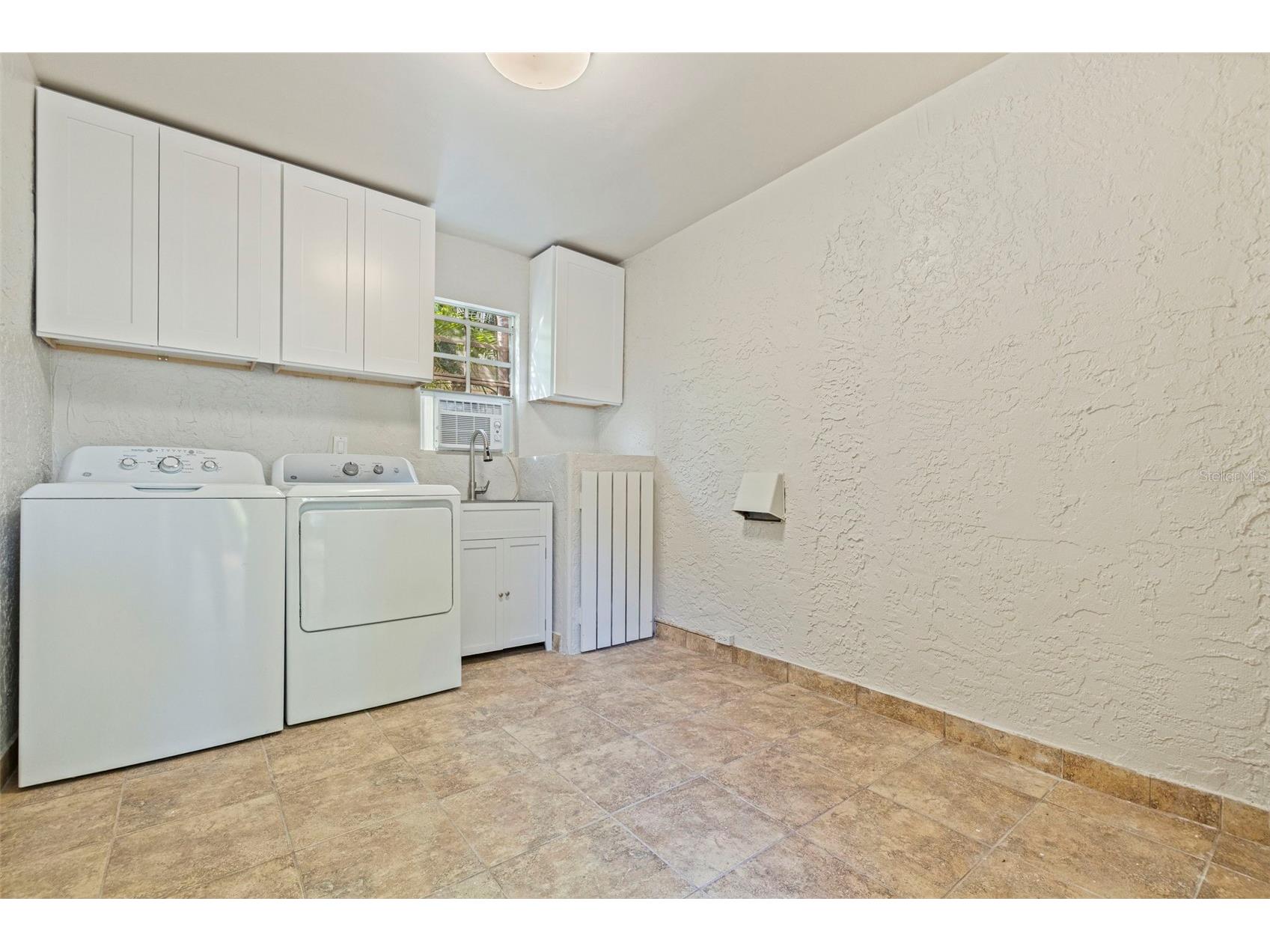 808 Brightwaters Boulevard NE Saint Petersburg FL 33704 TB8452744 image37