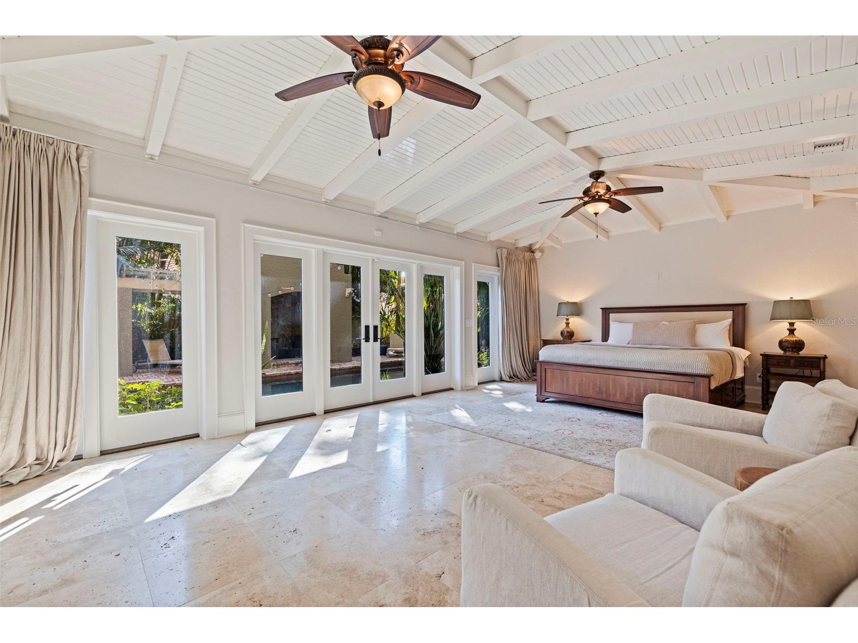 808 Brightwaters Boulevard NE Saint Petersburg FL 33704 TB8452744 image5