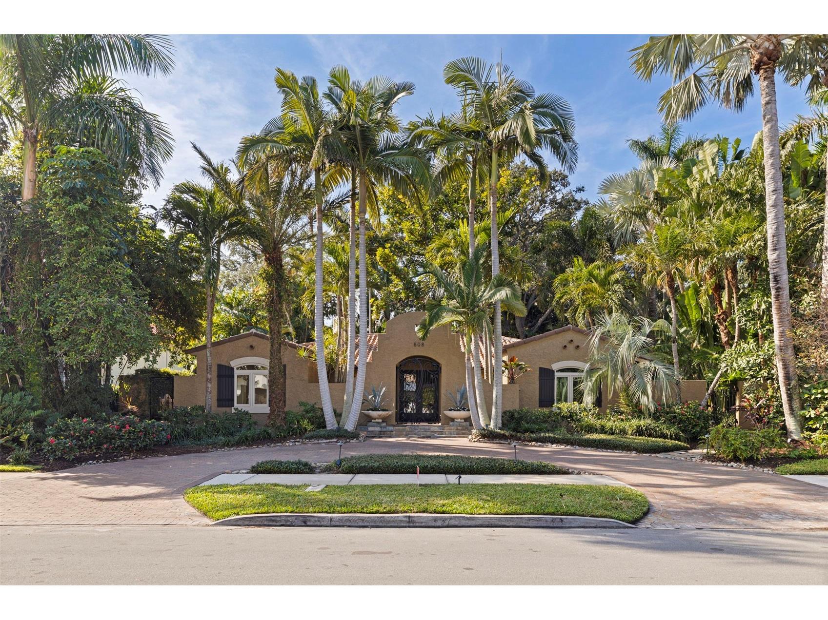 808 Brightwaters Boulevard NE Saint Petersburg FL 33704 TB8452744 image6