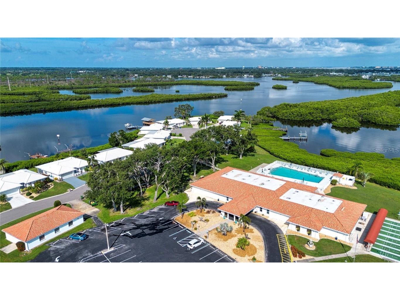 808 Mandarin Circle Bradenton FL 34208 A4660880 image56