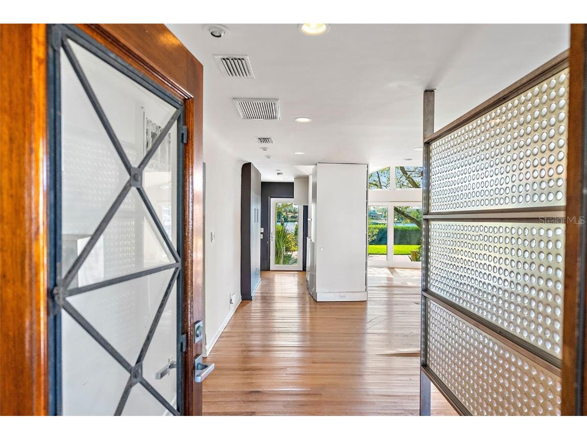 808 Monterey Boulevard NE Saint Petersburg FL 33704 TB8325182 image15