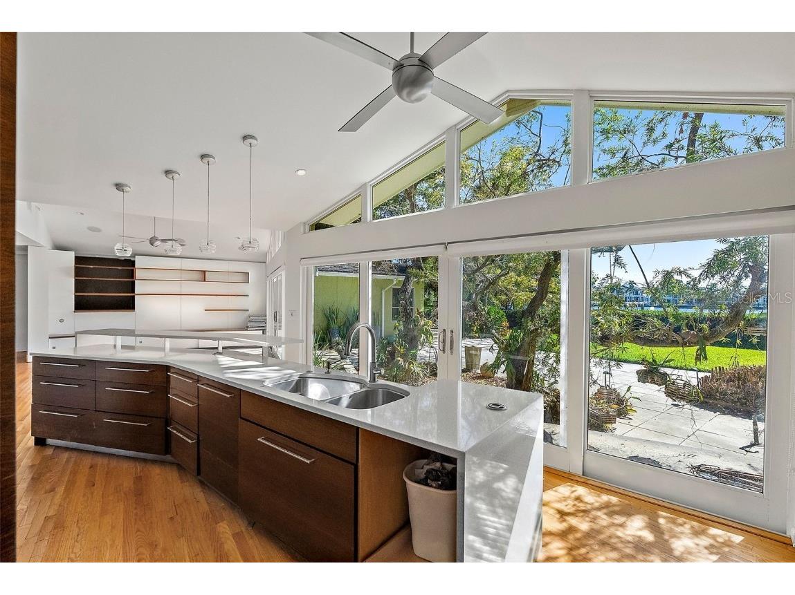 808 Monterey Boulevard NE Saint Petersburg FL 33704 TB8325182 image22