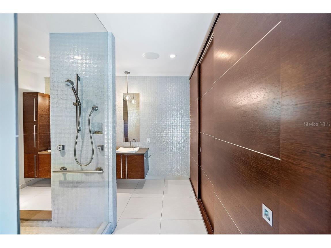 808 Monterey Boulevard NE Saint Petersburg FL 33704 TB8325182 image25