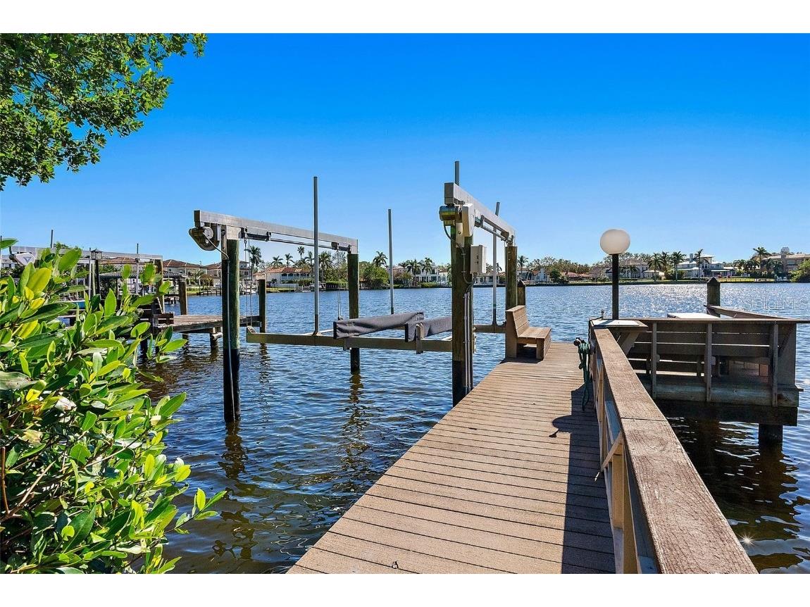 808 Monterey Boulevard NE Saint Petersburg FL 33704 TB8325182 image6