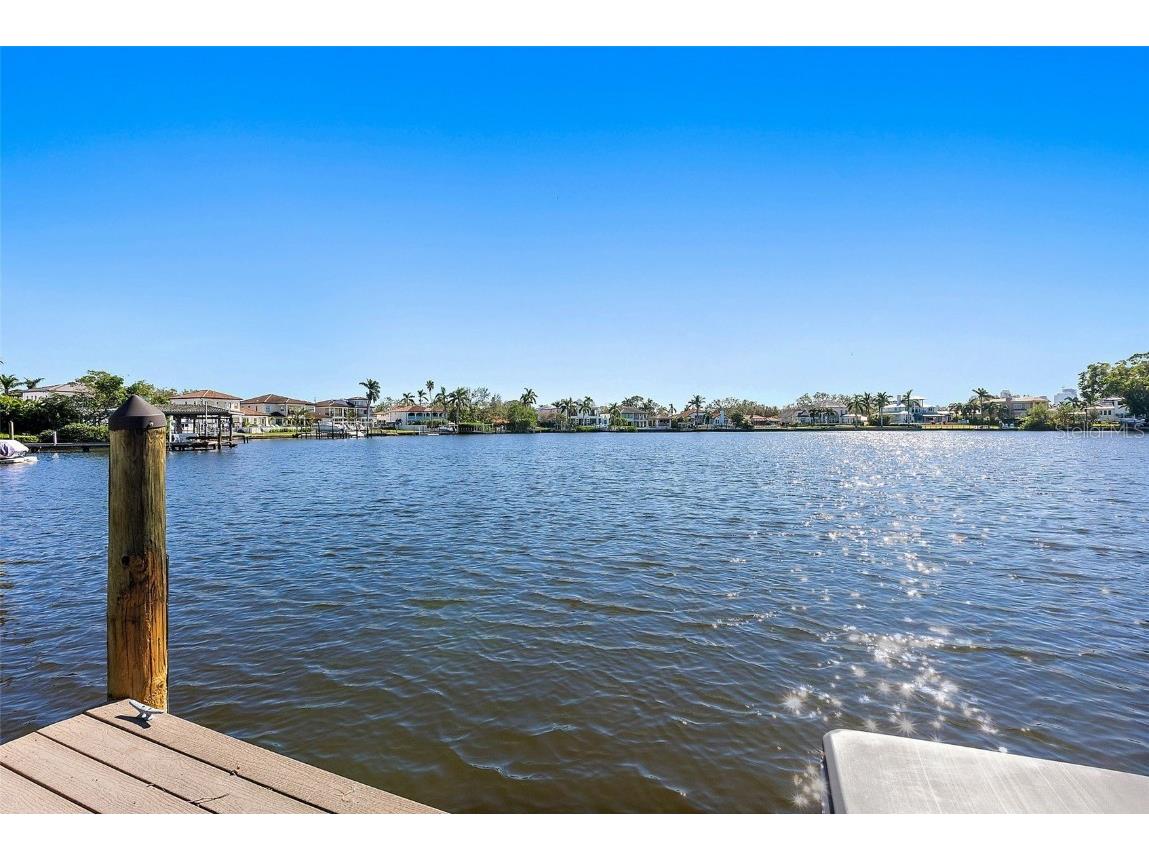 808 Monterey Boulevard NE Saint Petersburg FL 33704 TB8325182 image7