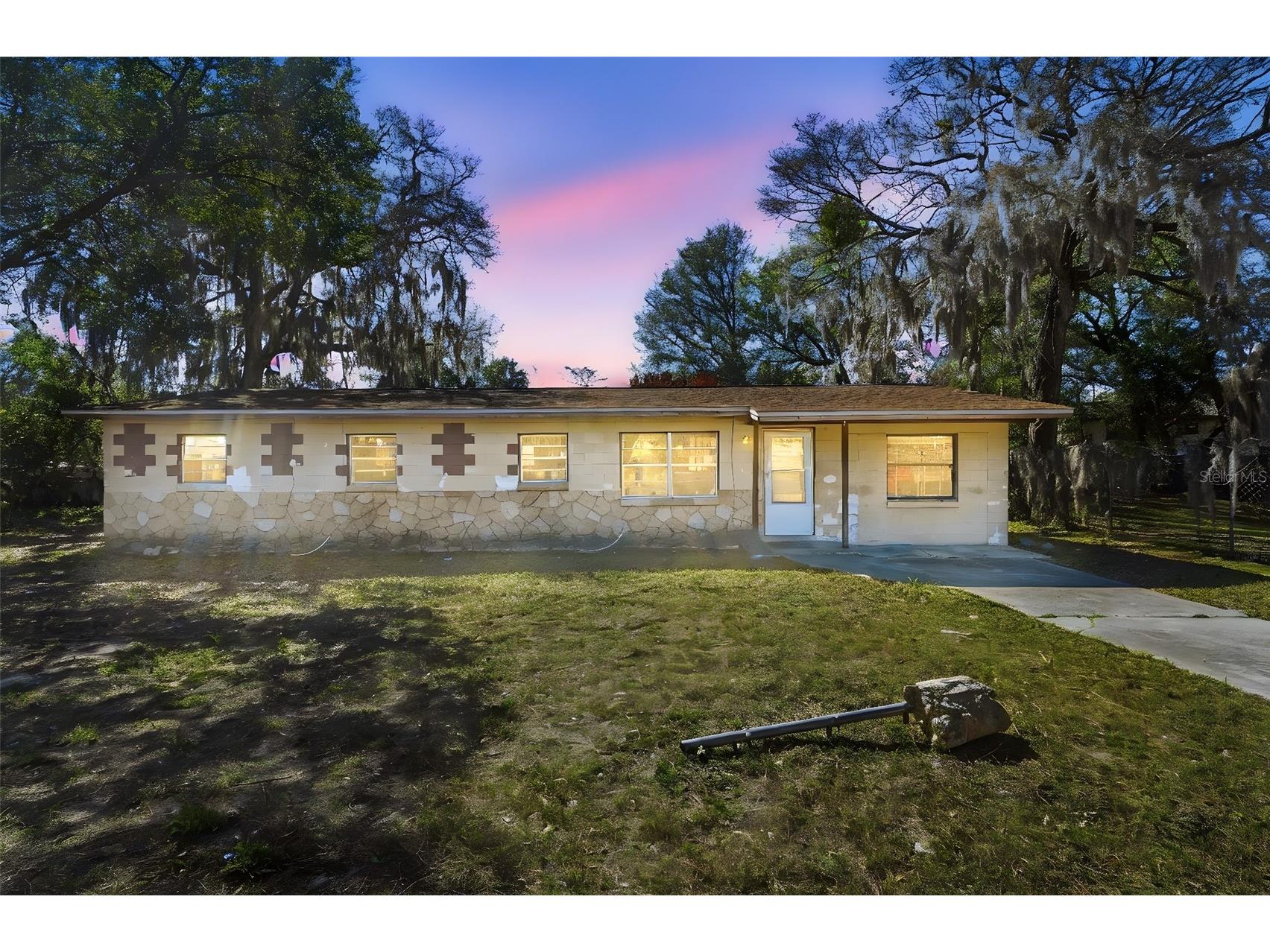 808 Oakmont Court Deland FL 32720 V4947539 image1