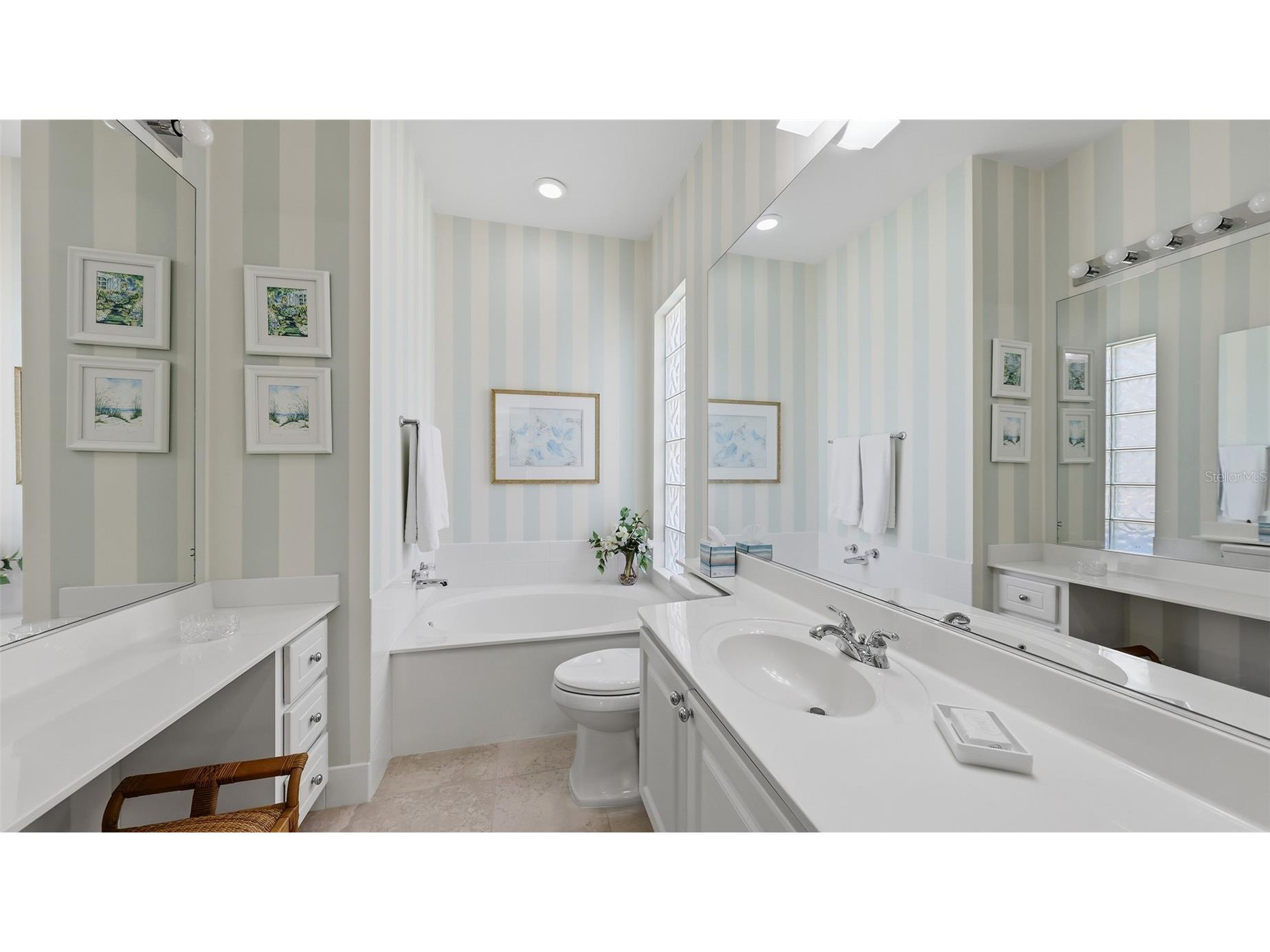 8080 Cardena Lane Sarasota FL 34238 A4691250 image30