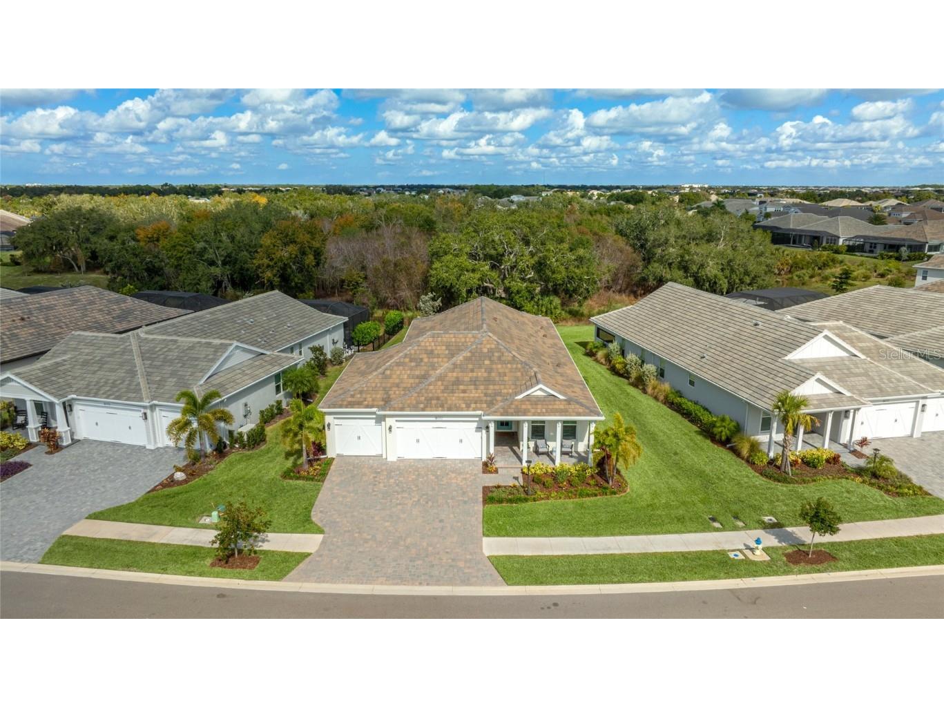 8080 Slipway Drive Sarasota FL 34240 A4672809 image2