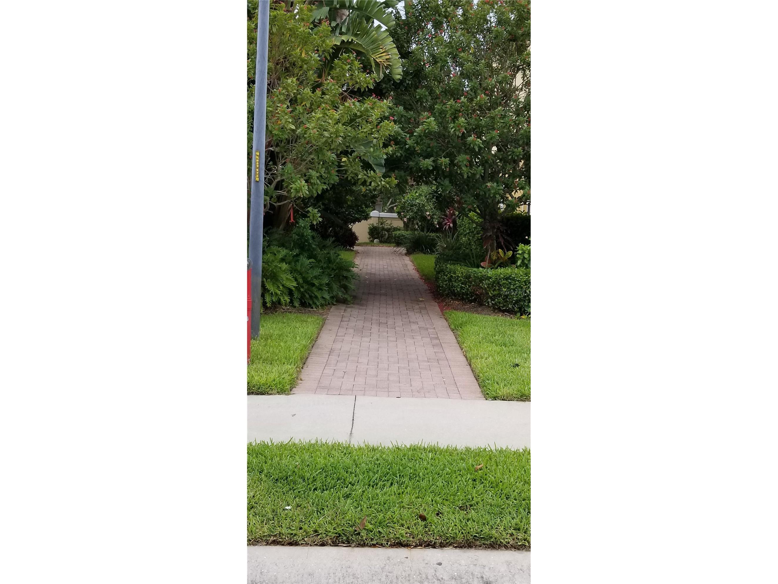 8082 Moonstone Drive #17-101 Sarasota FL 34233 A4685879 image17