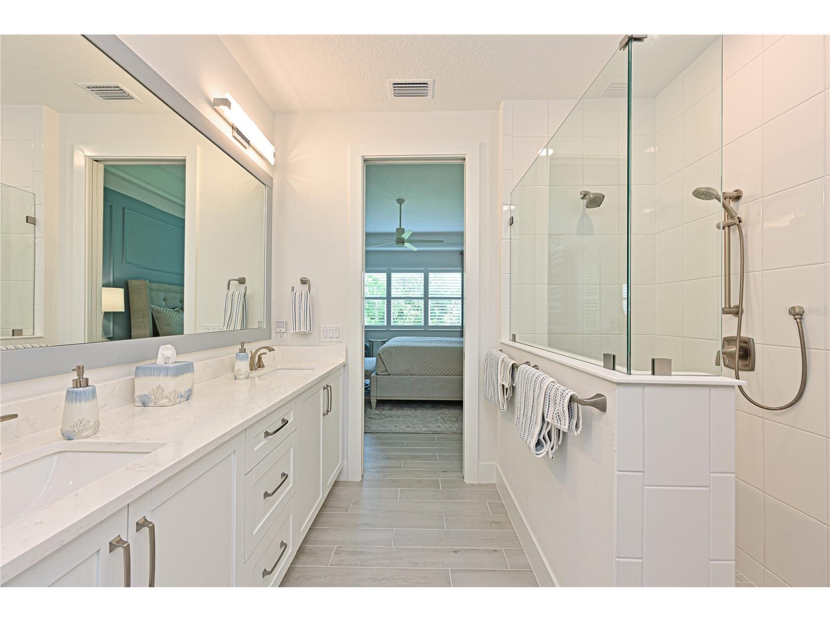8084 Slipway Drive Sarasota FL 34240 A4690649 image25