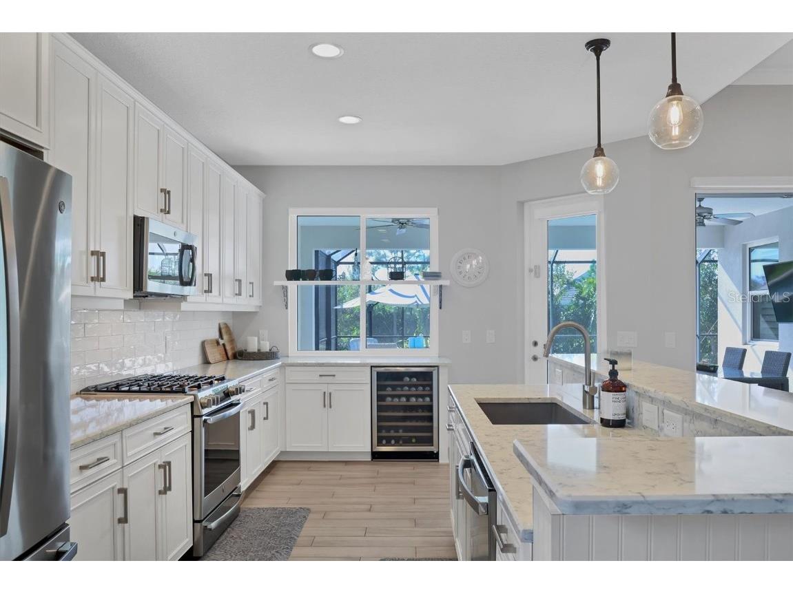 8089 Sandstar Way Sarasota FL 34240 A4666907 image14