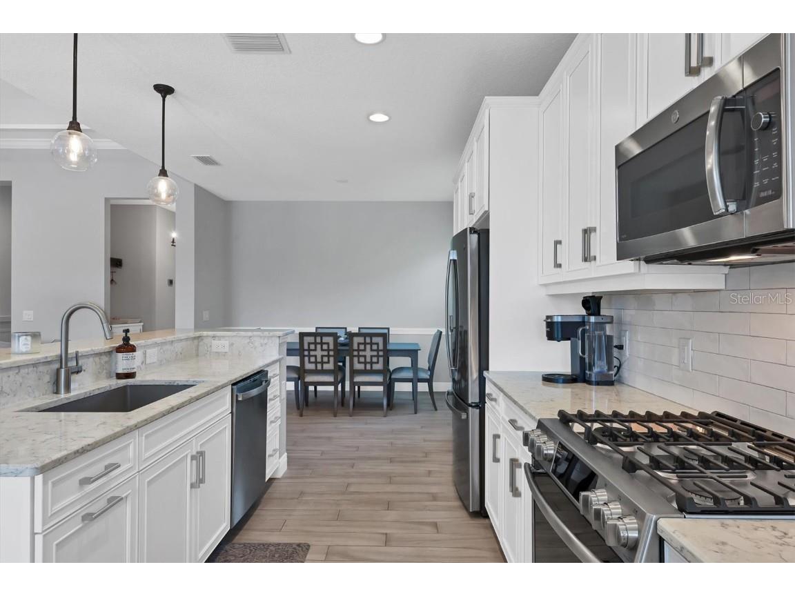 8089 Sandstar Way Sarasota FL 34240 A4666907 image17