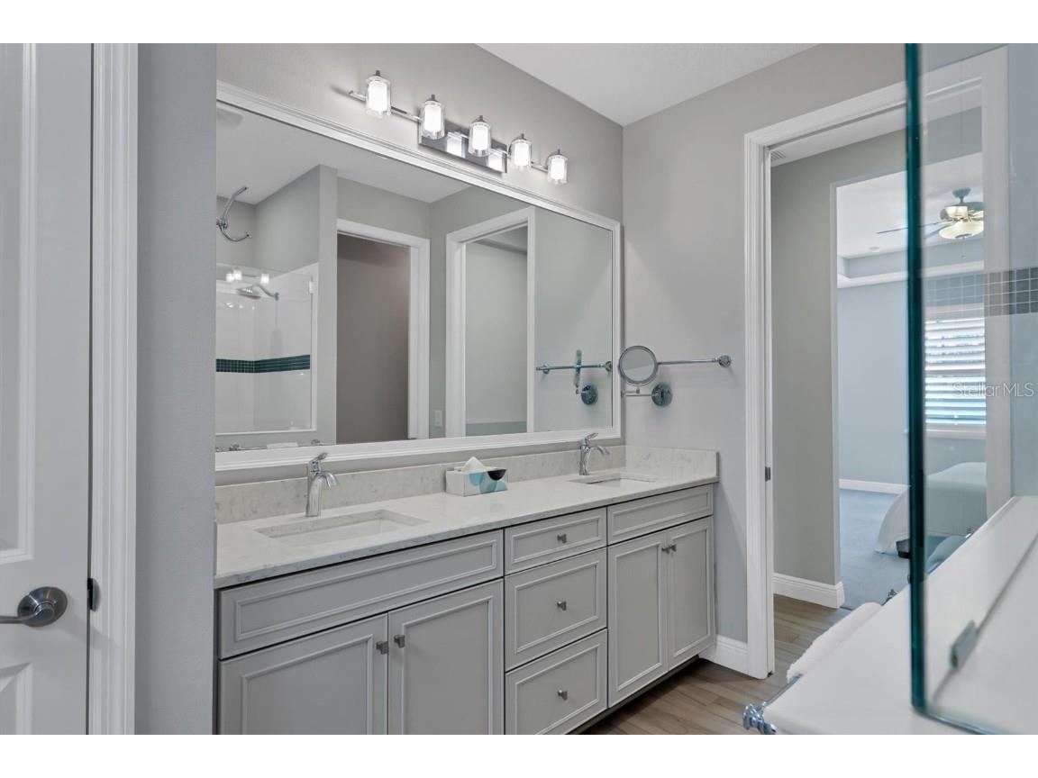 8089 Sandstar Way Sarasota FL 34240 A4666907 image22