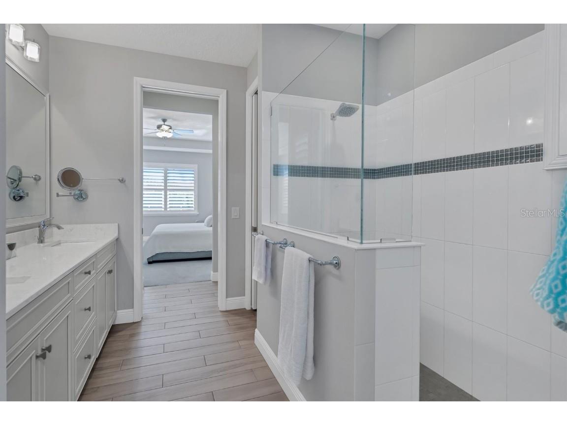 8089 Sandstar Way Sarasota FL 34240 A4666907 image23