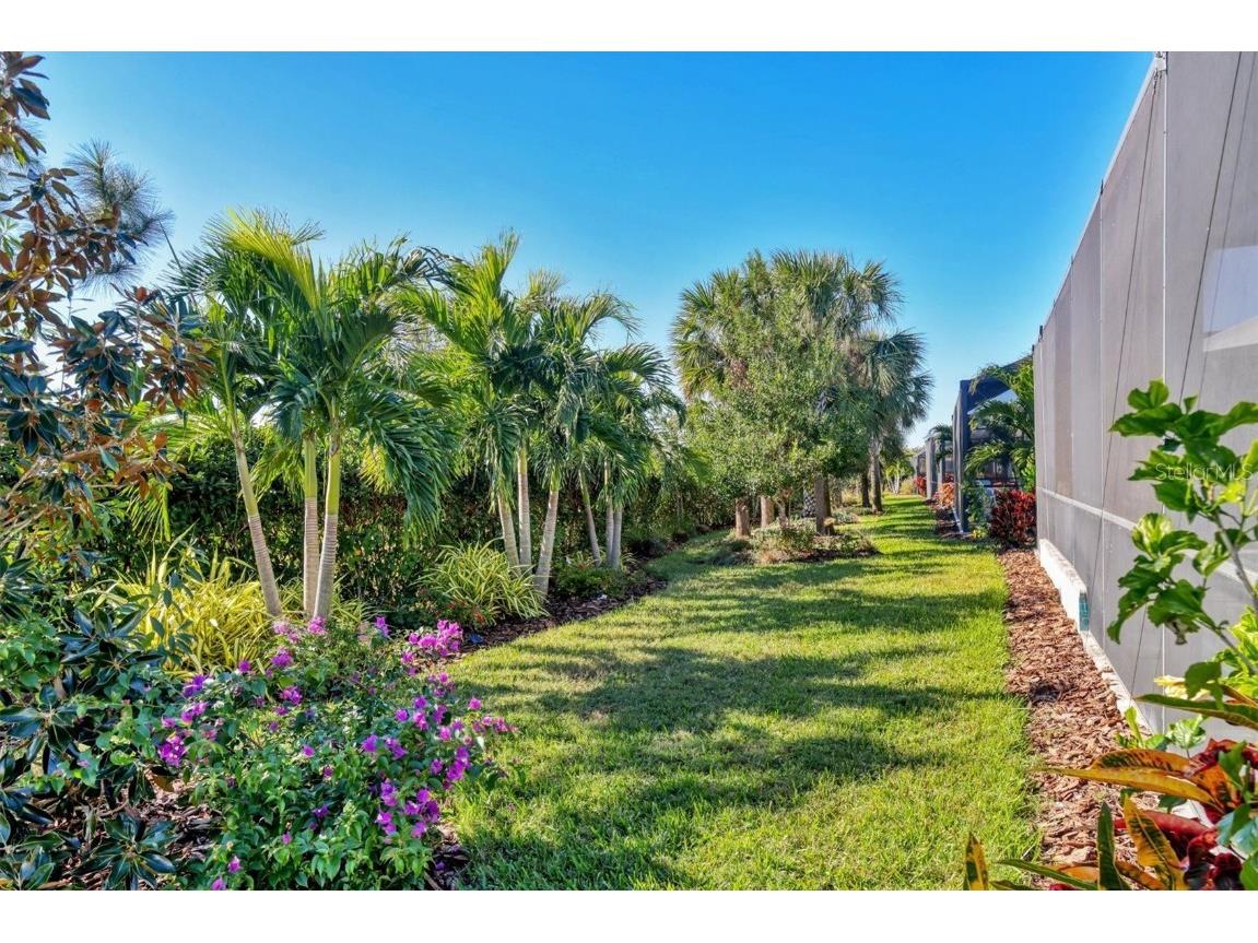 8089 Sandstar Way Sarasota FL 34240 A4666907 image37