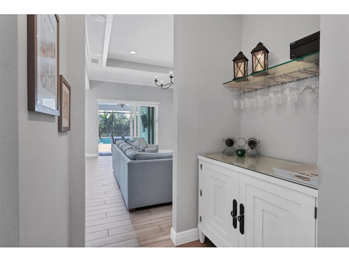 8089 Sandstar Way Sarasota FL 34240 A4666907 image5