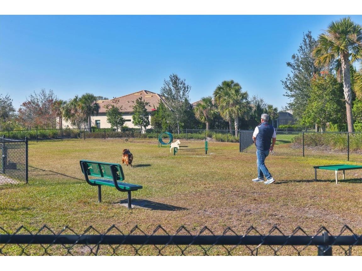 8089 Sandstar Way Sarasota FL 34240 A4666907 image60