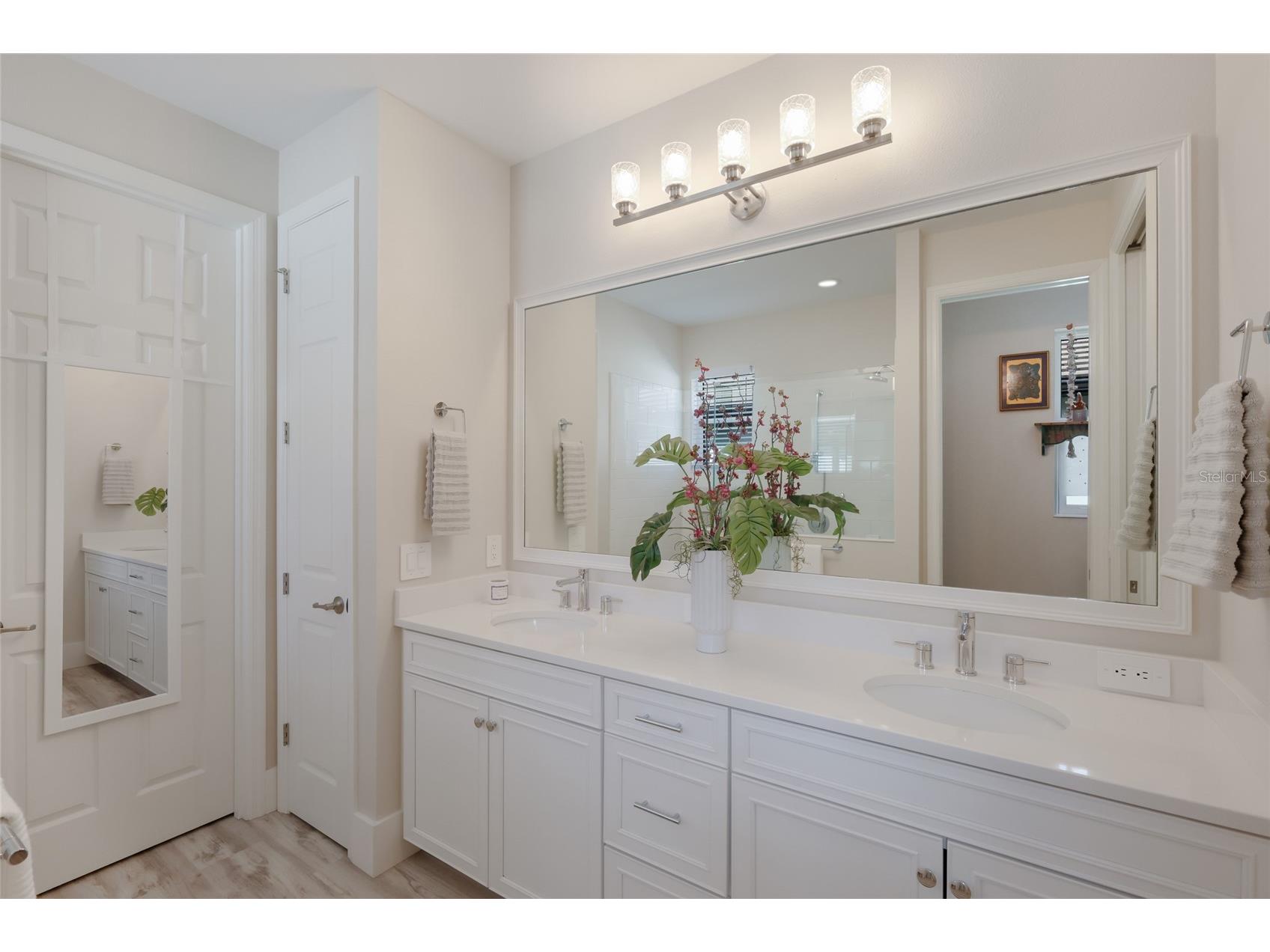 8089 Tidal Pointe Way Sarasota FL 34240 A4695035 image33
