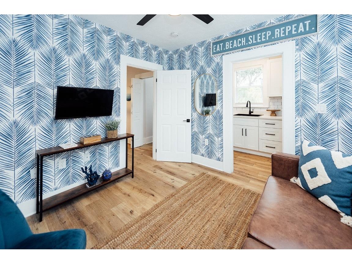 809 10th Avenue N #4 Saint Petersburg FL 33701 TB8414866 image3