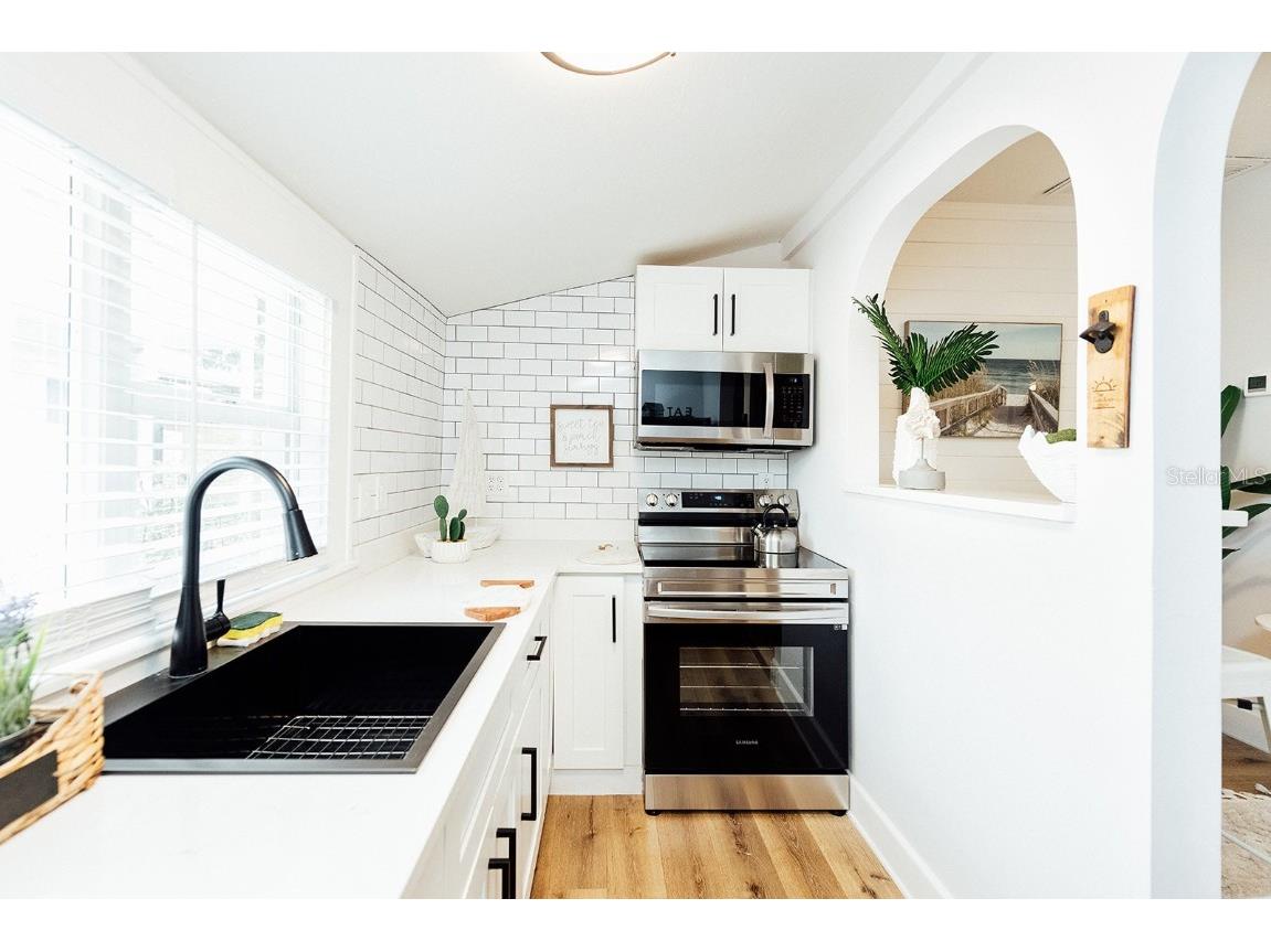 809 10th Avenue N #7 Saint Petersburg FL 33701 TB8414297 image10