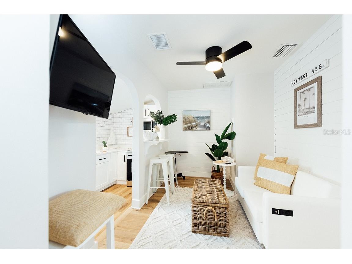 809 10th Avenue N #7 Saint Petersburg FL 33701 TB8414297 image2