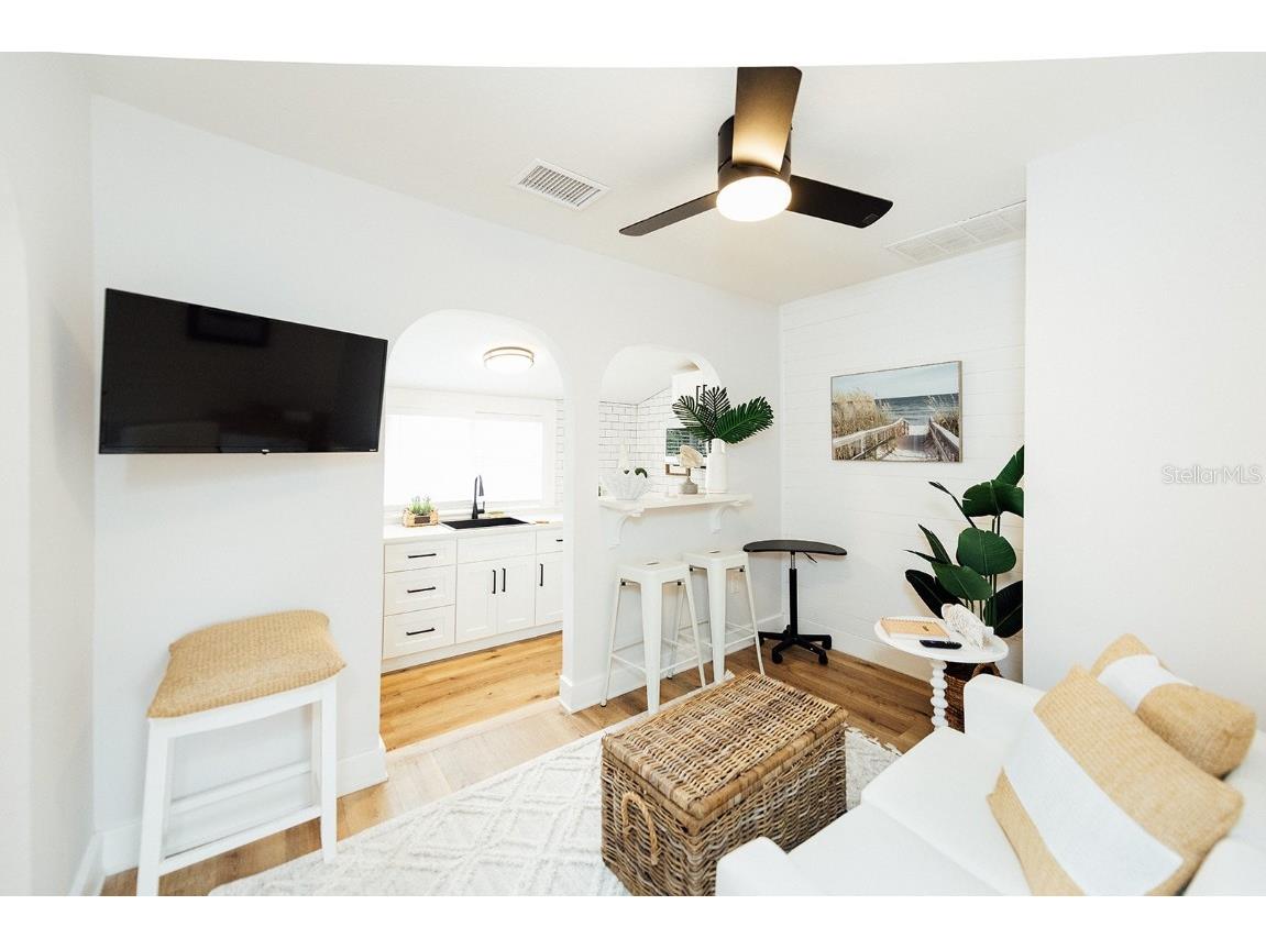 809 10th Avenue N #7 Saint Petersburg FL 33701 TB8414297 image5