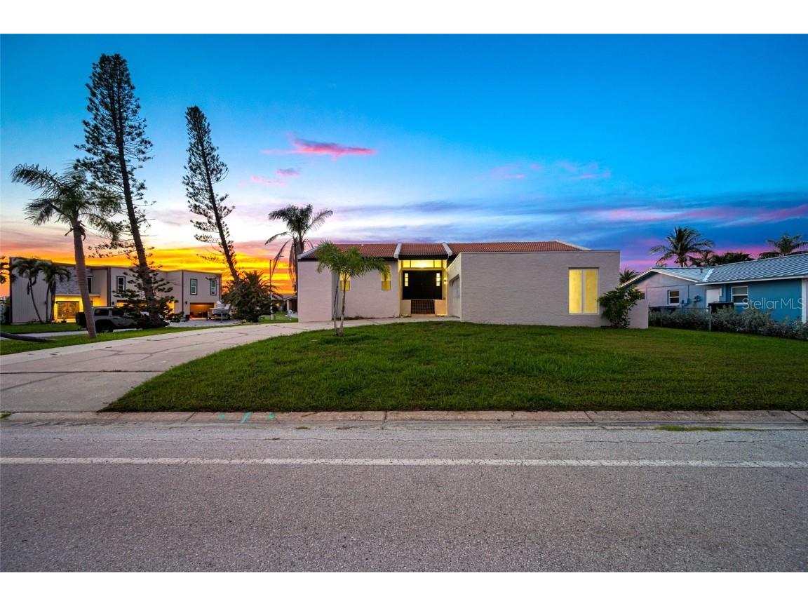 809 59th Avenue Saint Pete Beach FL 33706 TB8451592 image1