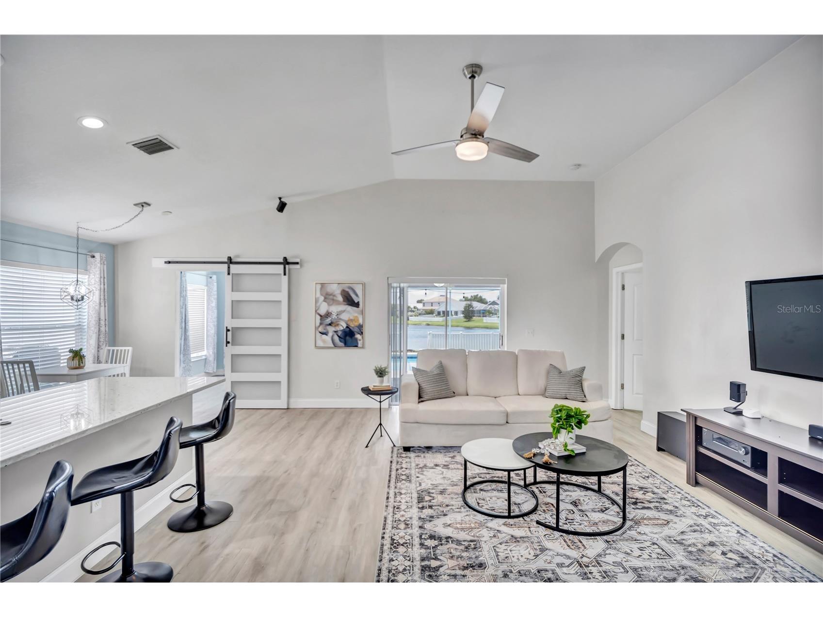 809 Addison Drive NE Saint Petersburg FL 33716 TB8520254 image10