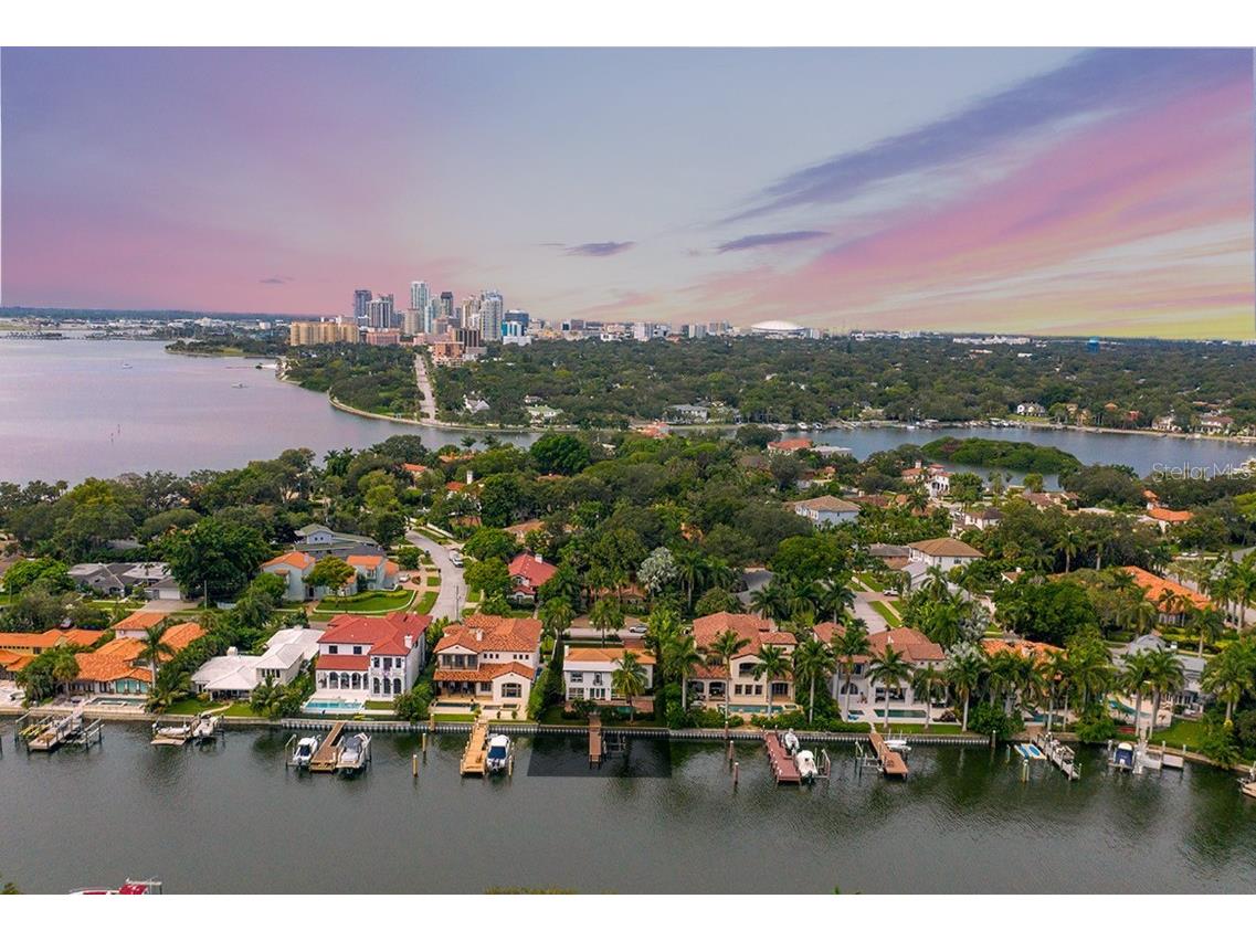 809 Brightwaters Boulevard NE Saint Petersburg FL 33704 U8175617 image1