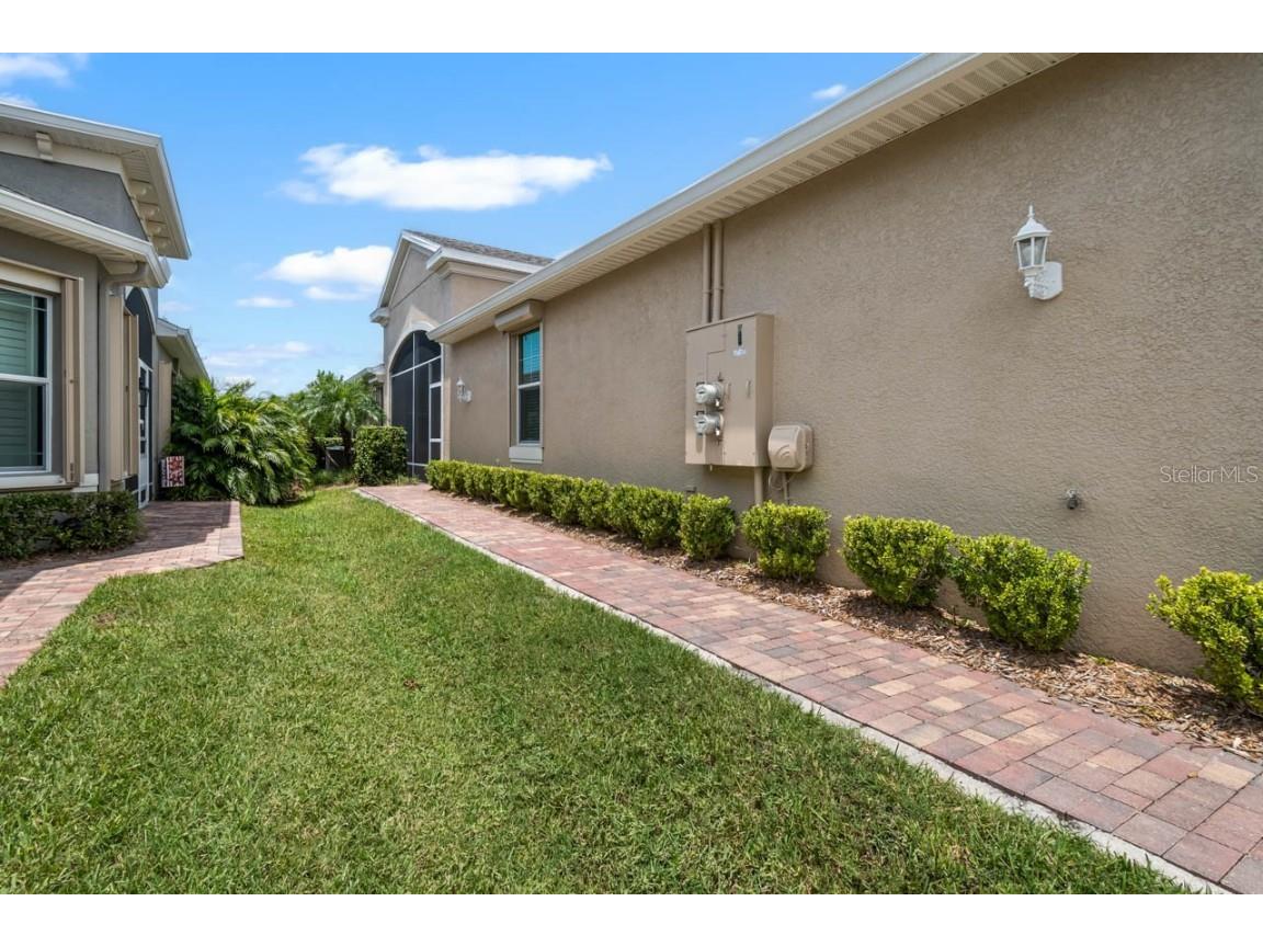 809 Chipper Drive Sun City Center FL 33573 TB8411945 image5