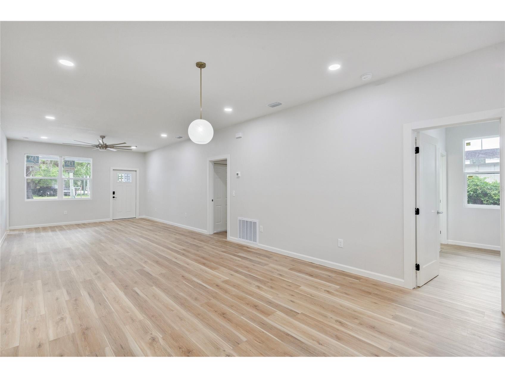 809 E 131st Ave Tampa FL 33612 TB8494805 image23