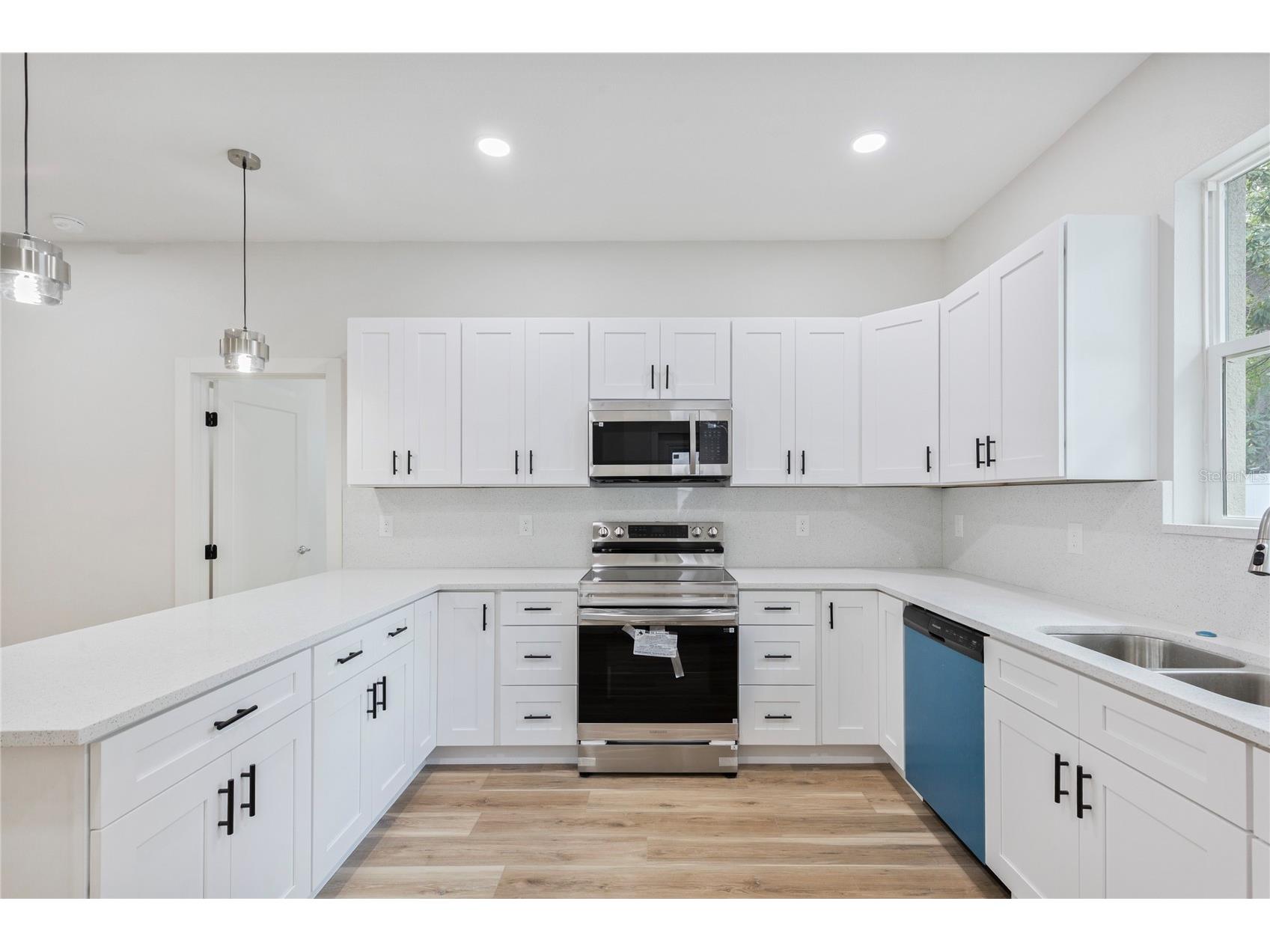 809 E 131st Ave Tampa FL 33612 TB8494805 image8