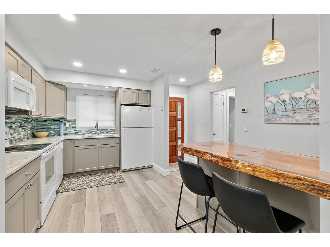 809 E 14th Avenue New Smyrna Beach FL 32169 V4942766 image6