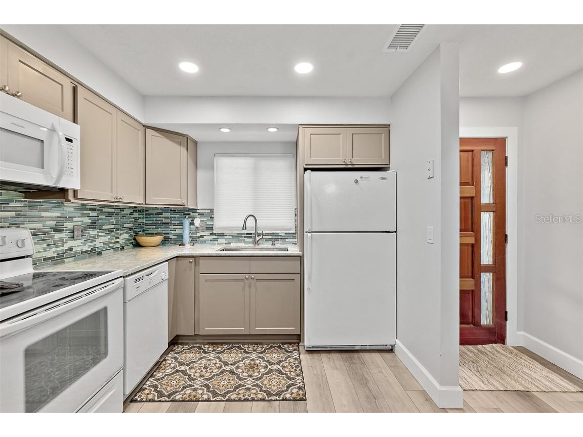 809 E 14th Avenue New Smyrna Beach FL 32169 V4942766 image8