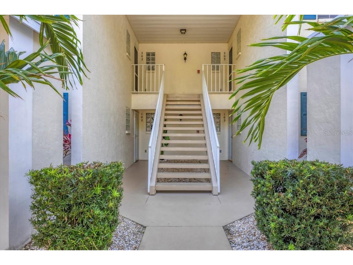 809 Montrose Drive #203 Venice FL 34293 N6138475 image3