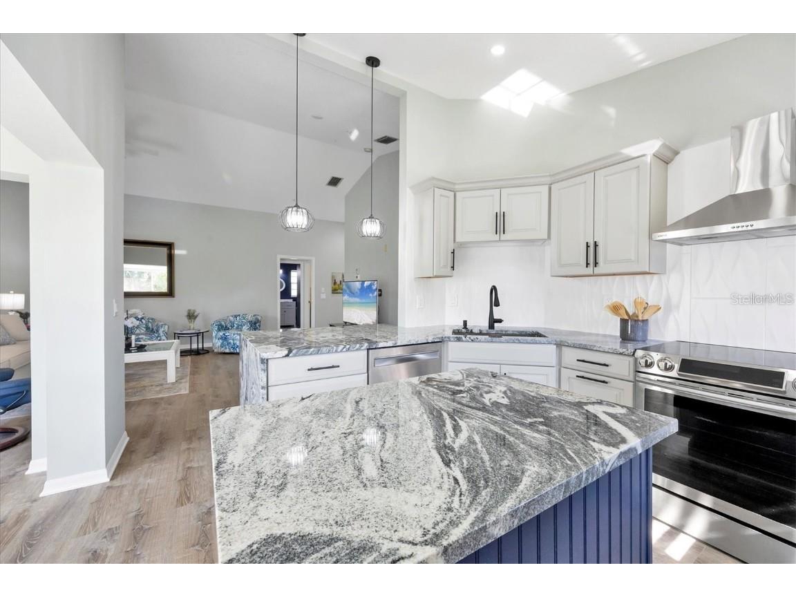 809 Montrose Drive #203 Venice FL 34293 N6138475 image9