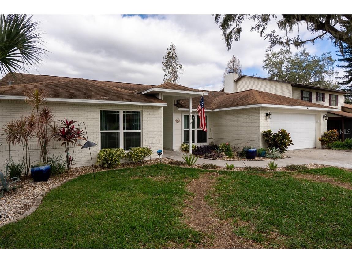 809 Timber Pond Drive Brandon FL 33510 - WEE LAKE A4597430 image1