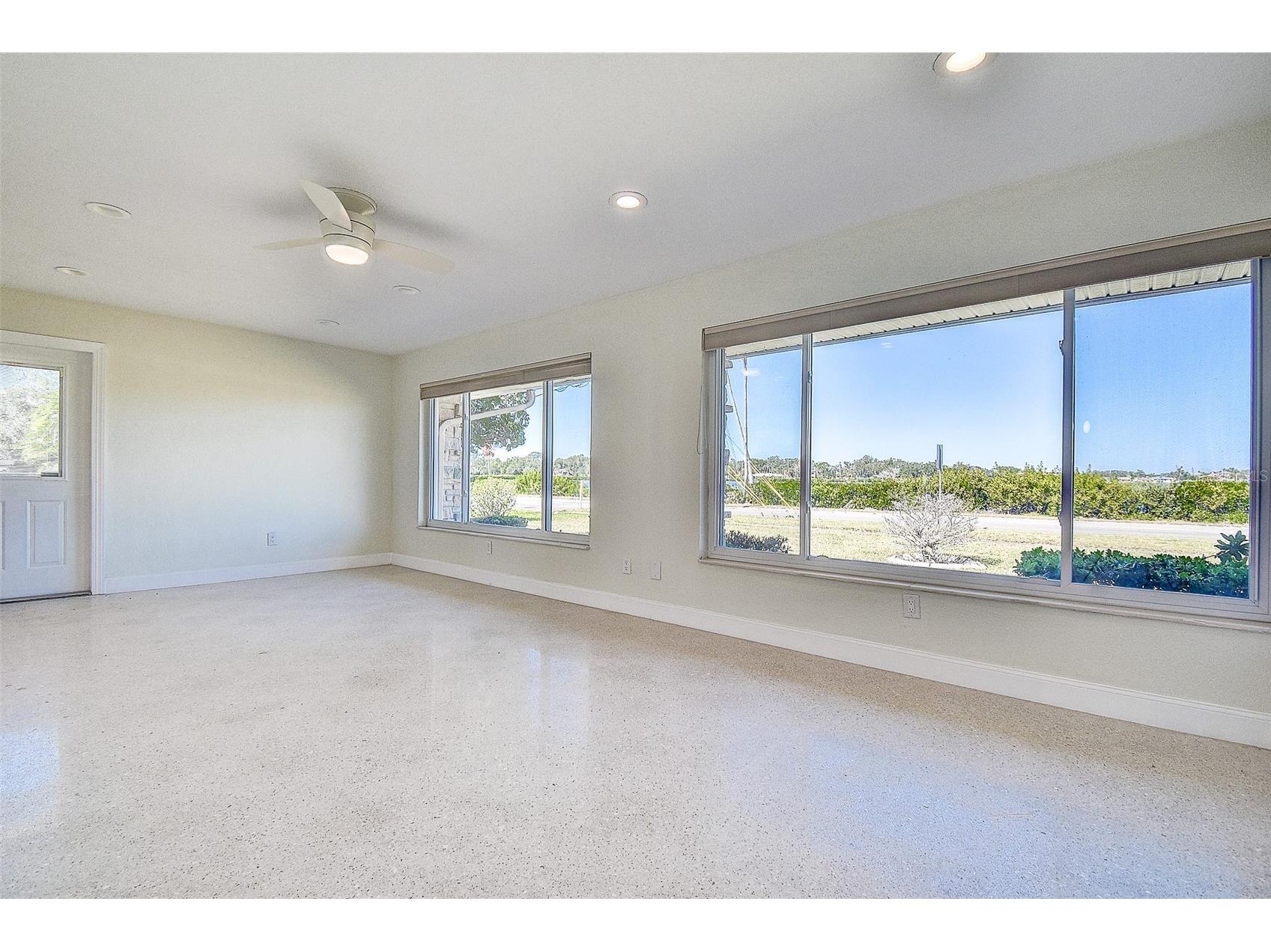 809 Whitcomb Boulevard Tarpon Springs FL 34689 W7880924 image8