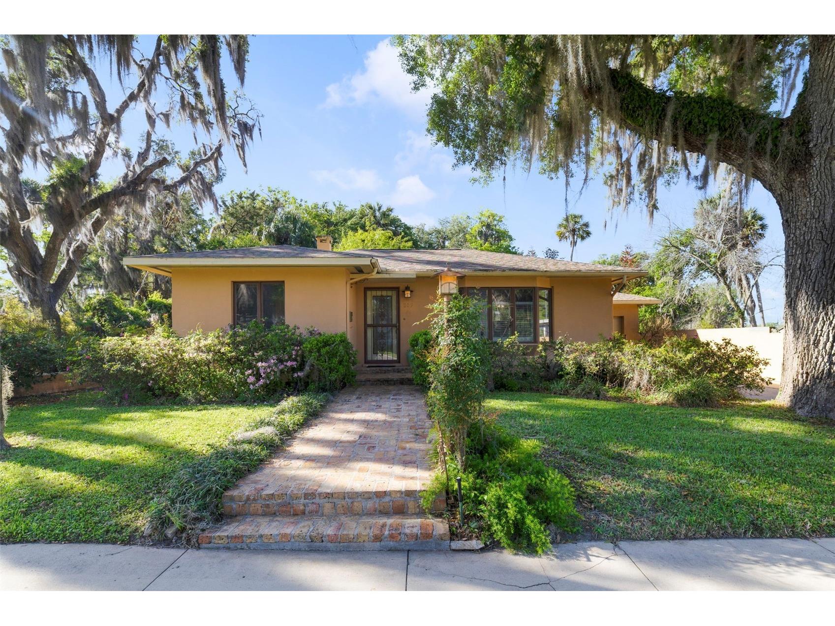 809 Wilson Avenue Leesburg FL 34748 O6391479 image1