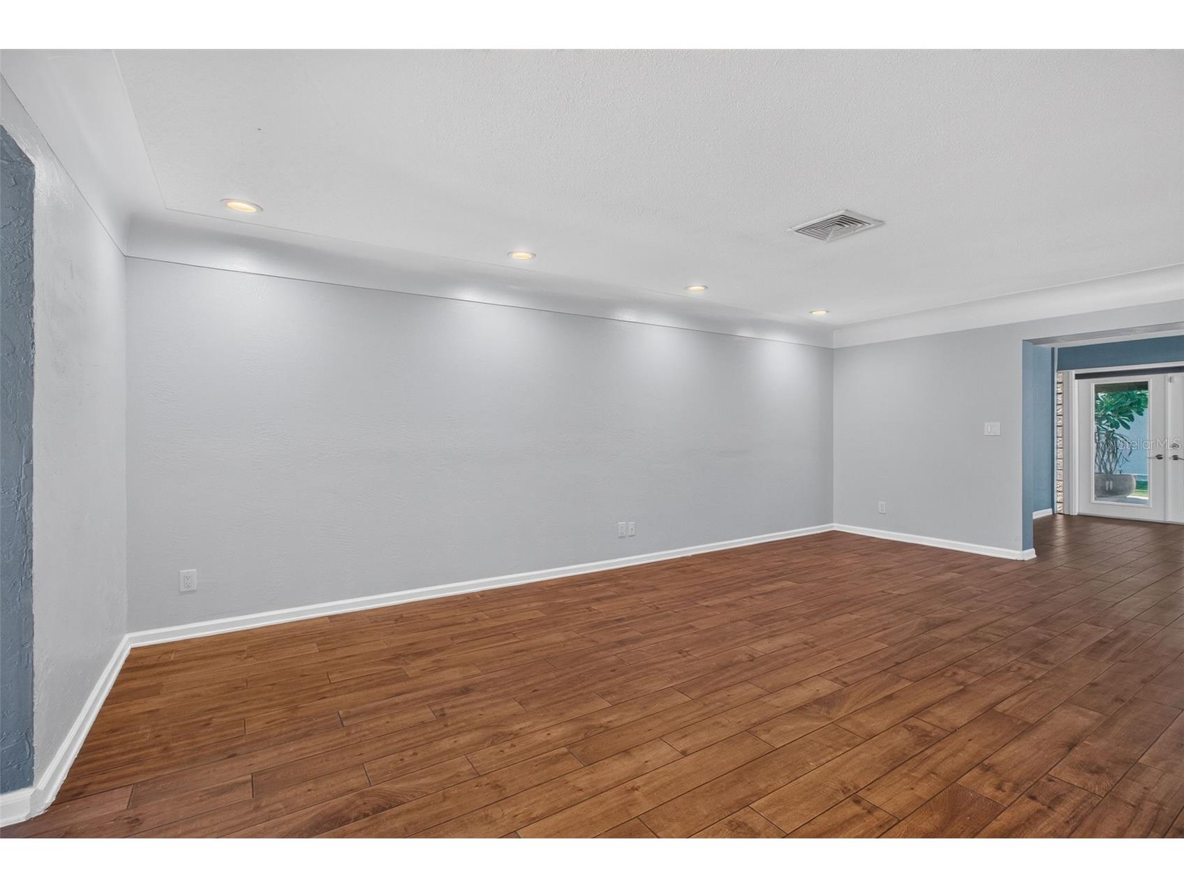 8094 12th Avenue S Saint Petersburg FL 33707 TB8520912 image18
