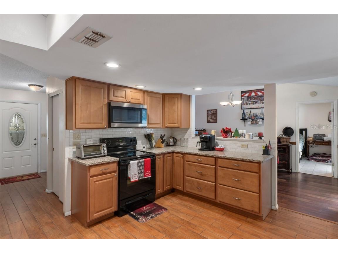 8095 Philatelic Drive Spring Hill FL 34606 OM714658 image14