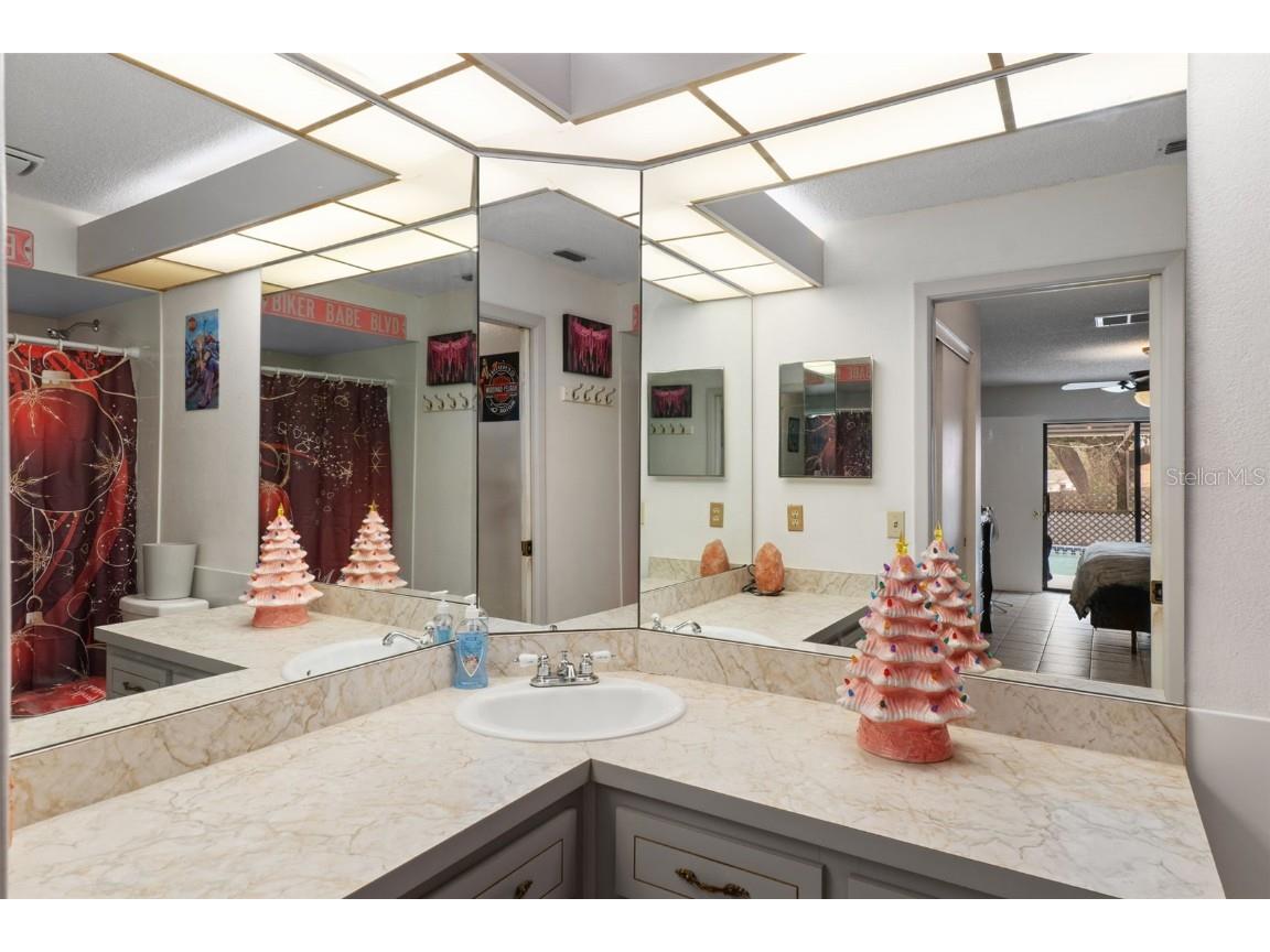 8095 Philatelic Drive Spring Hill FL 34606 OM714658 image26