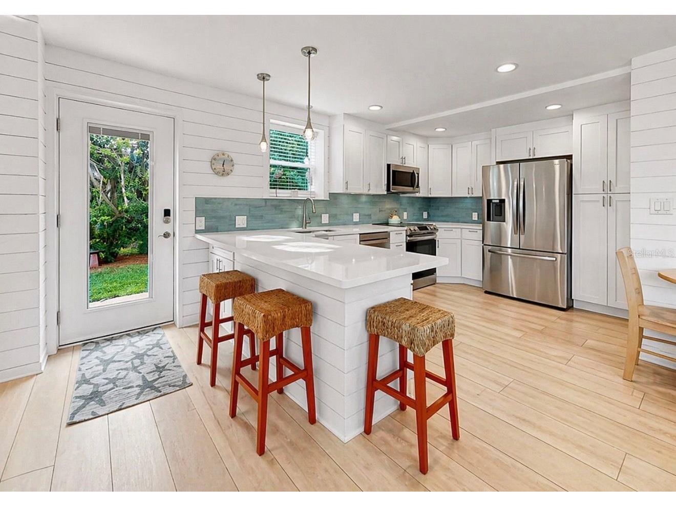 8096 Glenbrooke Lane Sarasota FL 34243 A4690084 image2