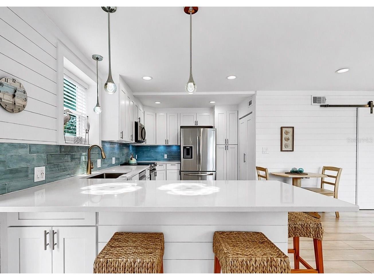 8096 Glenbrooke Lane Sarasota FL 34243 A4690084 image3