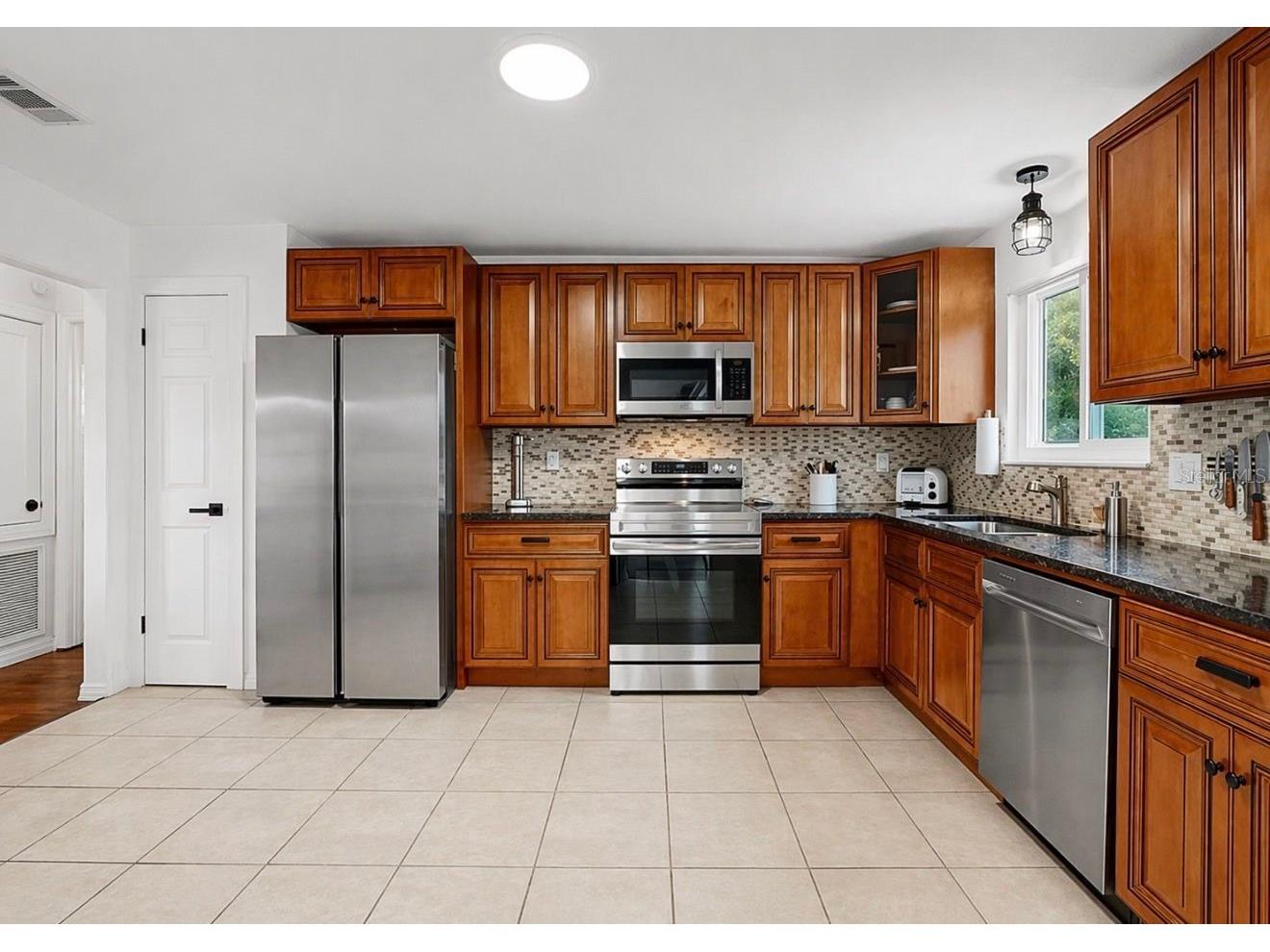 8096 Glenbrooke Lane Sarasota FL 34243 A4690084 image39
