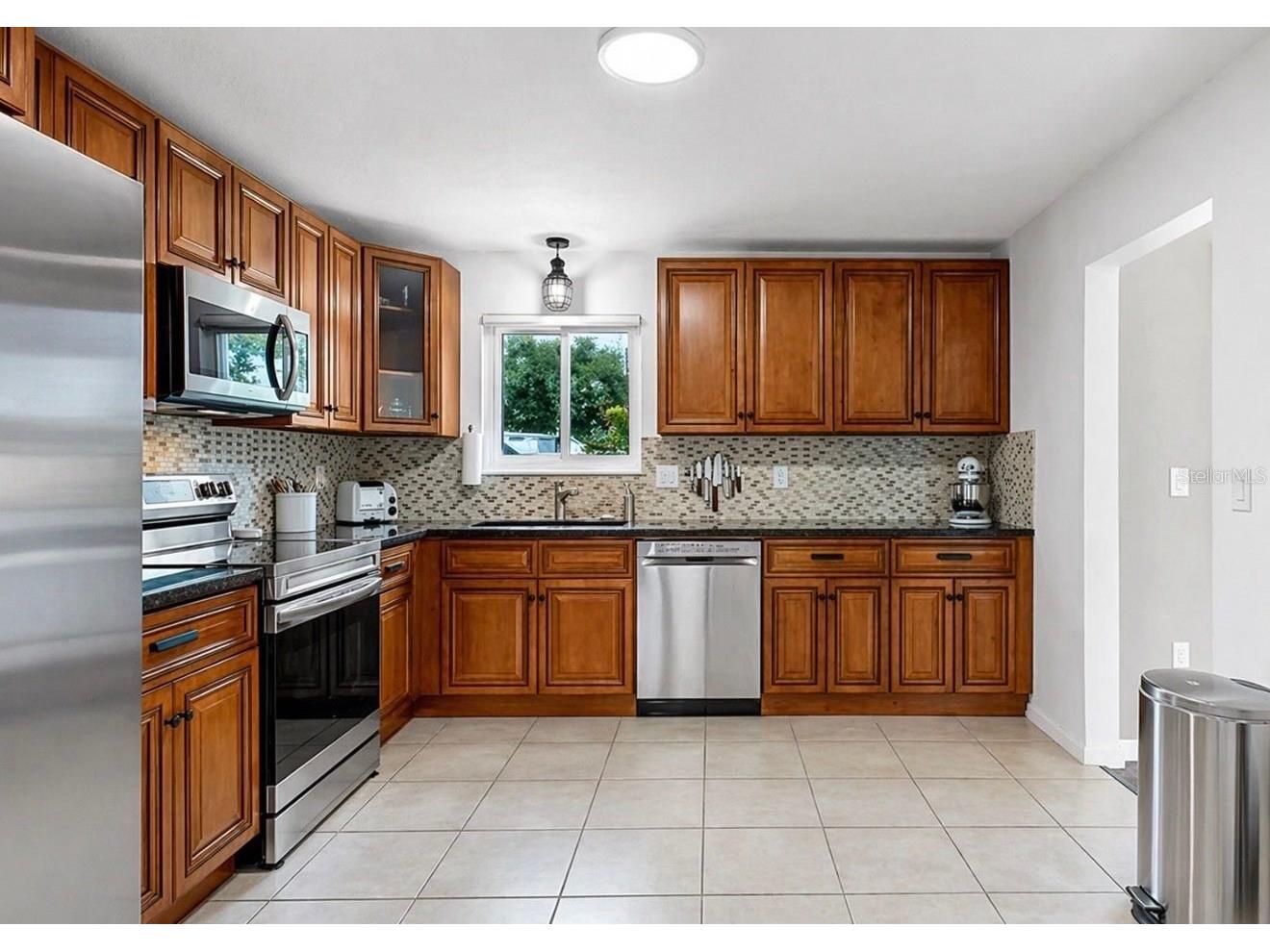 8096 Glenbrooke Lane Sarasota FL 34243 A4690084 image40