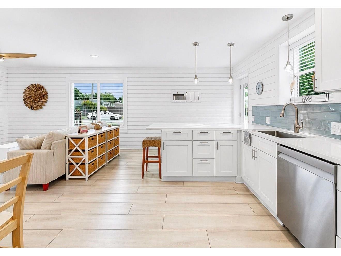 8096 Glenbrooke Lane Sarasota FL 34243 A4690084 image9