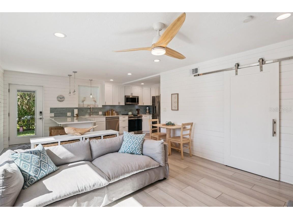 8096 Glenbrooke Lane Sarasota FL 34243 TB8390536 image12