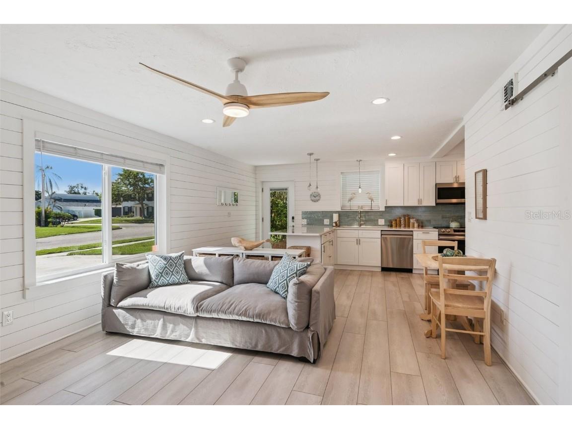 8096 Glenbrooke Lane Sarasota FL 34243 TB8390536 image13